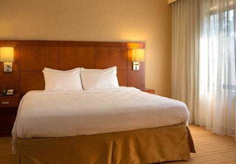 คอร์ตยาร์ด นวร์ก ลิเบอร์ตี อินเตอร์เนชั่นแนล แอร์พอร์ต Hotel นูวาร์ก ภายนอก รูปภาพ